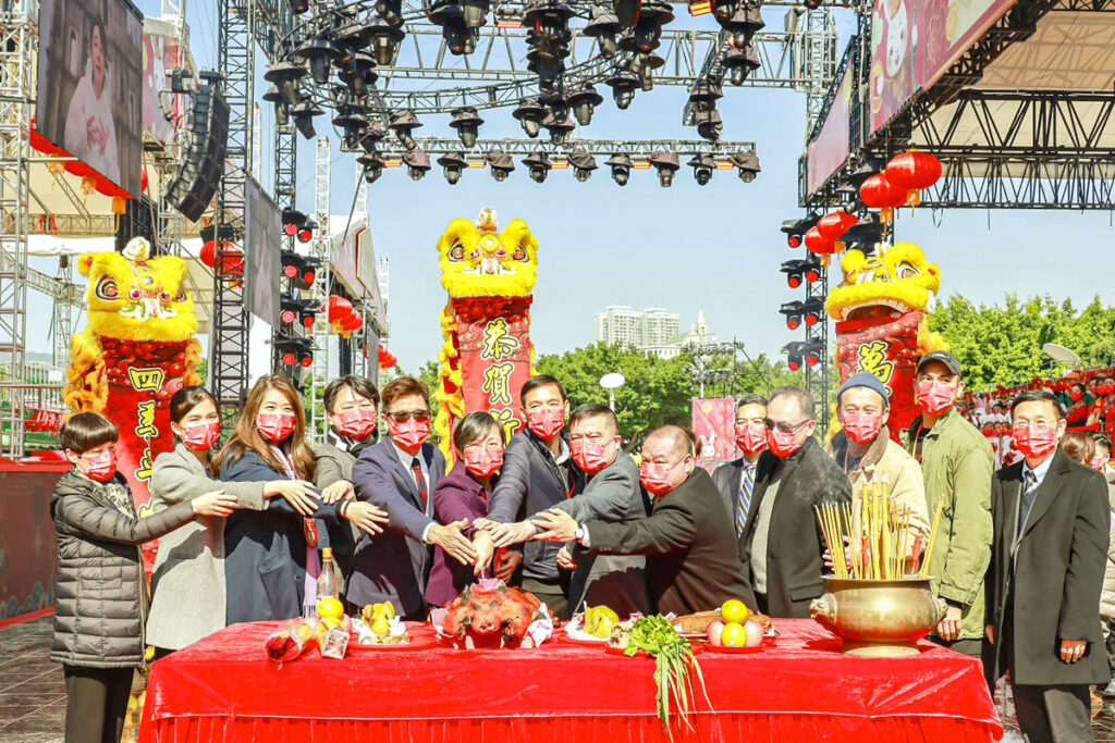 花車匯演拜神儀式 祈活動順利舉行 – 新華澳報
