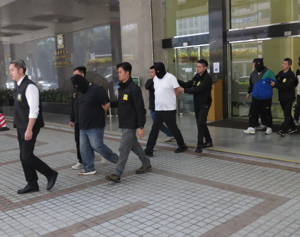 換錢黨遭黑吃黑失五十萬珠澳警方聯手拘六內地漢– 新華澳報